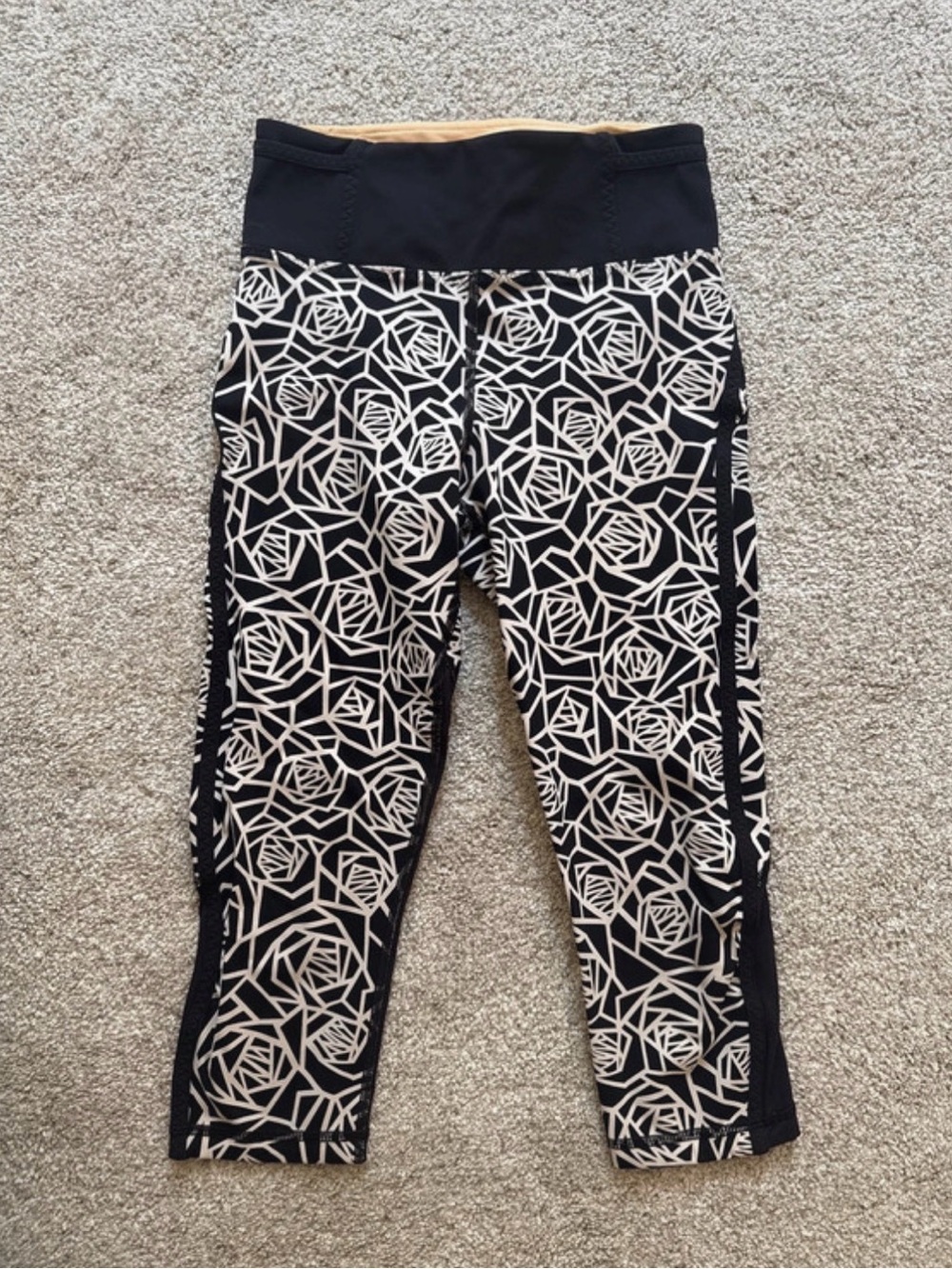 lululemon athletica Black and White Geometric Rose Crop Leggings
